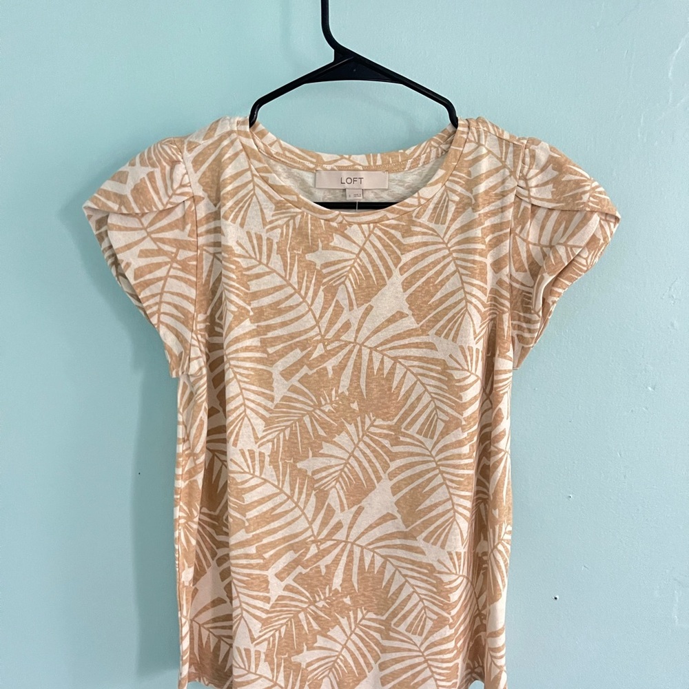 LOFT Women's Tan Leaf Print Top